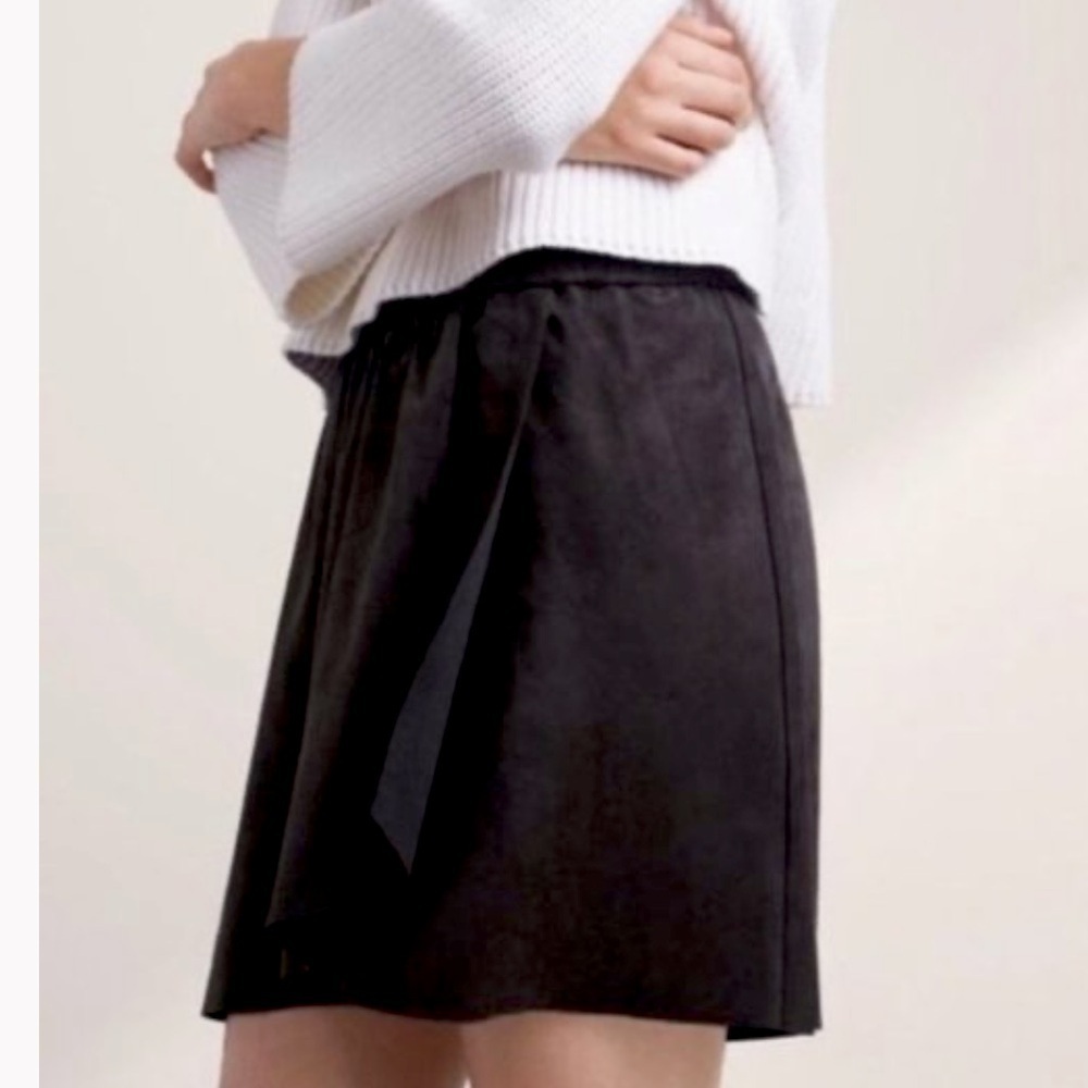 Aritzia Wilfred Free Nescher Faux Suede Skirt in Black Sz Small